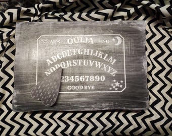 Caja de Ouija reciclada: decoración de bruja con forro de terciopelo