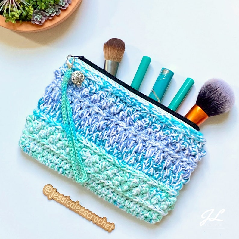 Darcy Pouch Pattern PDF Pattern Only Crochet Pouch Wristlet Crochet Pattern Cosmetics Bag Pencil Case Crochet Bag Zipper Bag image 4