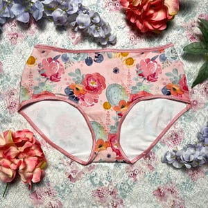 Daisy Briefs panty PDF Sewing Pattern: mid-rise full coverage women's underwear for stretch knits