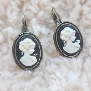 Vintage Oval Cameo Earrings with Portrait of Old Fashioned Woman, Cameo Earrings, Romantic Earrings, Antique Cameo Jewelry
