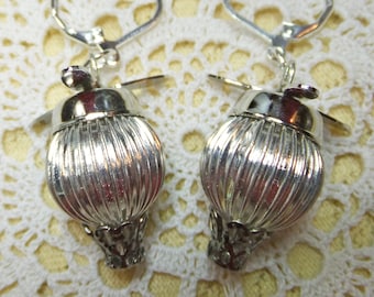 Air Ship Silvery Steampunk Fantasy Hot Air Balloon with Top Propeller Dangle Earrings Very Lightweight