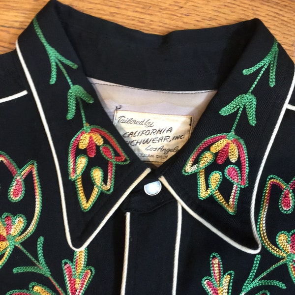 VINTAGE WESTERN WEAR camisa negra California Ranchwear con diseños florales variados en cadena, grandes
