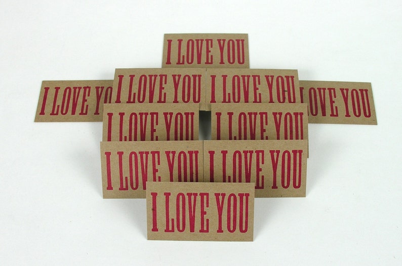I LOVE YOU Mini Letterpress Wood Type Cards 20 Pack étiquettes cadeaux, Saint-Valentin, mariage ou douche favorise l'enceinte de décorations, note de déjeuner image 3