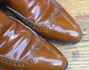 Butterscotch PATENT LEATHER cowgirl BOOTS, Tony Lama 1960s Vintage wingtip style toe, fancy
