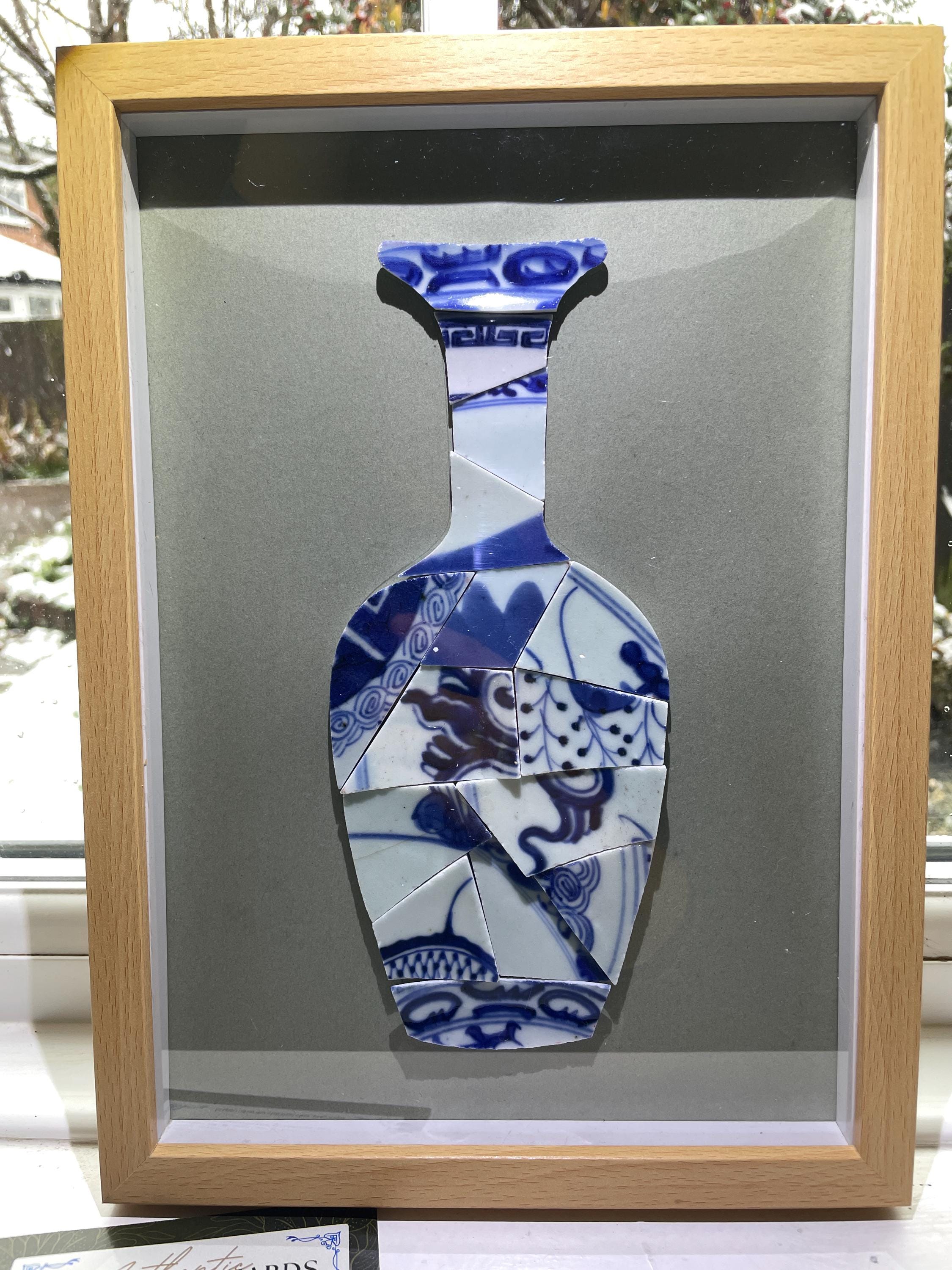 本物の青白磁の中国製破片（17世紀）額装アートワーク花瓶（A4サイズ