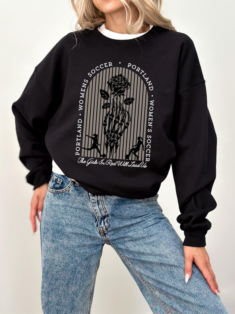 Sudadera unisex con cuello redondo y estampado de Portland Thorns imagen 3