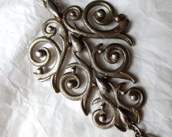 Shades of Medici - Lisner MOD Pendant Necklace - Articulated Renaissance Style -  Silver Tone -  24 Inch Chain