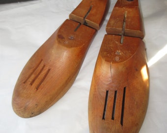 Mens Size 8 W Wooden Shoe Trees - Mens Wooden Shoe Shapers - Vintage 1950s