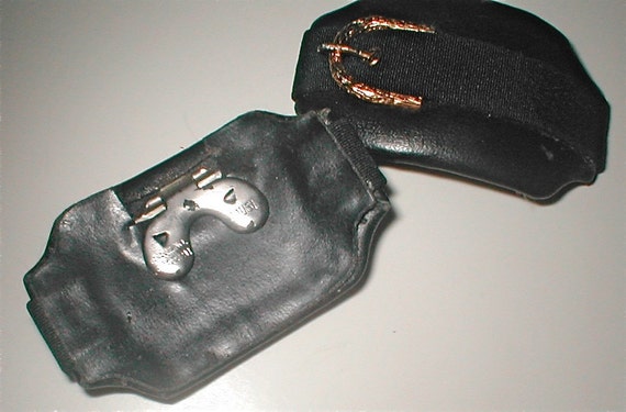 Nifty Black Buckled Shoe Clip - image 2