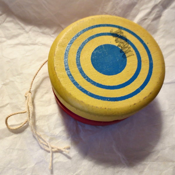 Dimestore Yoyo - Vintage 1960's Wooden Yoyo - Beloved Children's Toy - Game of Skill