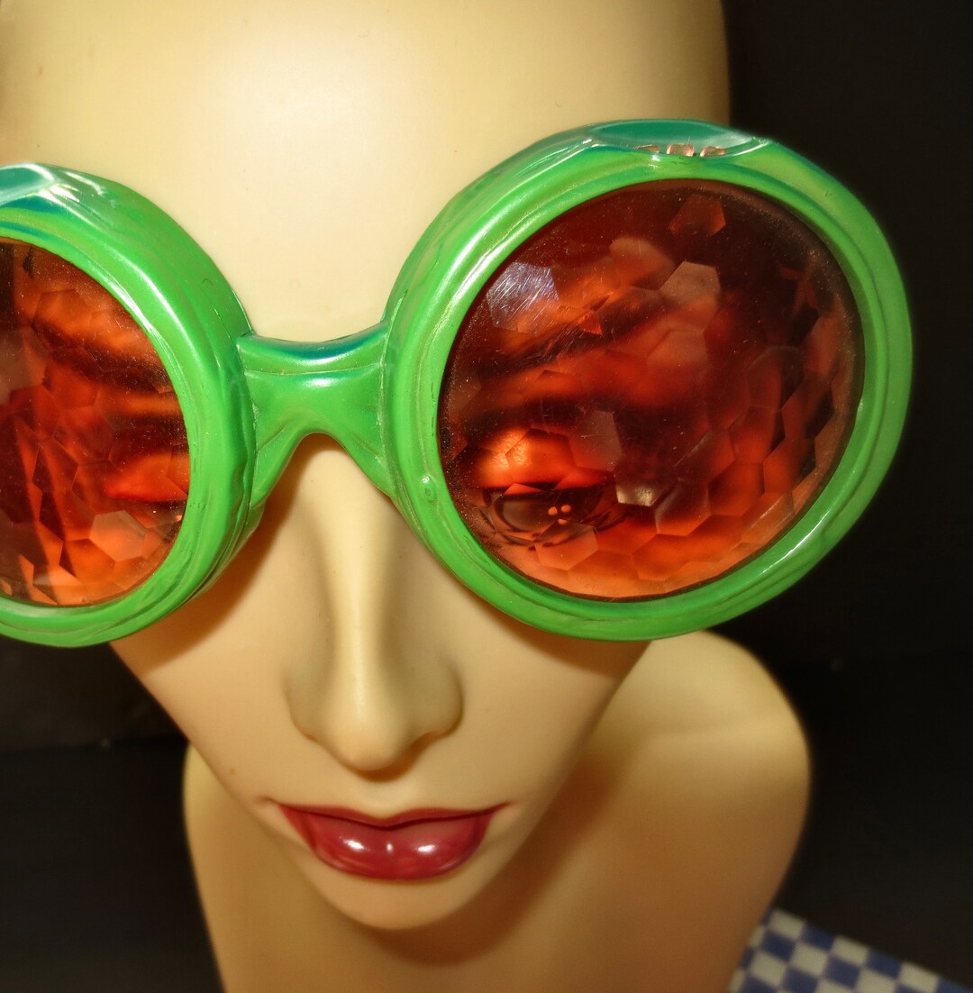 Novelty Bug Eyes Glasses Rose Colored Spectacles Multi Faceted Dial It