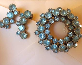 Aquamarine Rhinestone Donut Brooch and Earring Set -  Mid Century Modern - Vintage 1950s