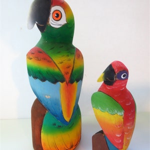 Parrot Pair - Birds of a Feather - Souvenir Bird Carvings Wooden Sculptures