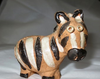 Safari ENESCO Zebra  - Small Ceramic Clay Figurine - Vintage 1975 - Art Pottery - Safari Rinconada style - Hand Made Clay Animal