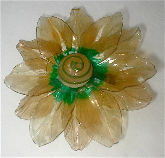 Palest Yellow Celluloid Flower Brooch and Flower … - image 5