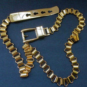 Sporty Chain Belt - Vintage 1960s Belt  - Goldtone -  Buckle - Adjustable - Dress and Casual Accessories