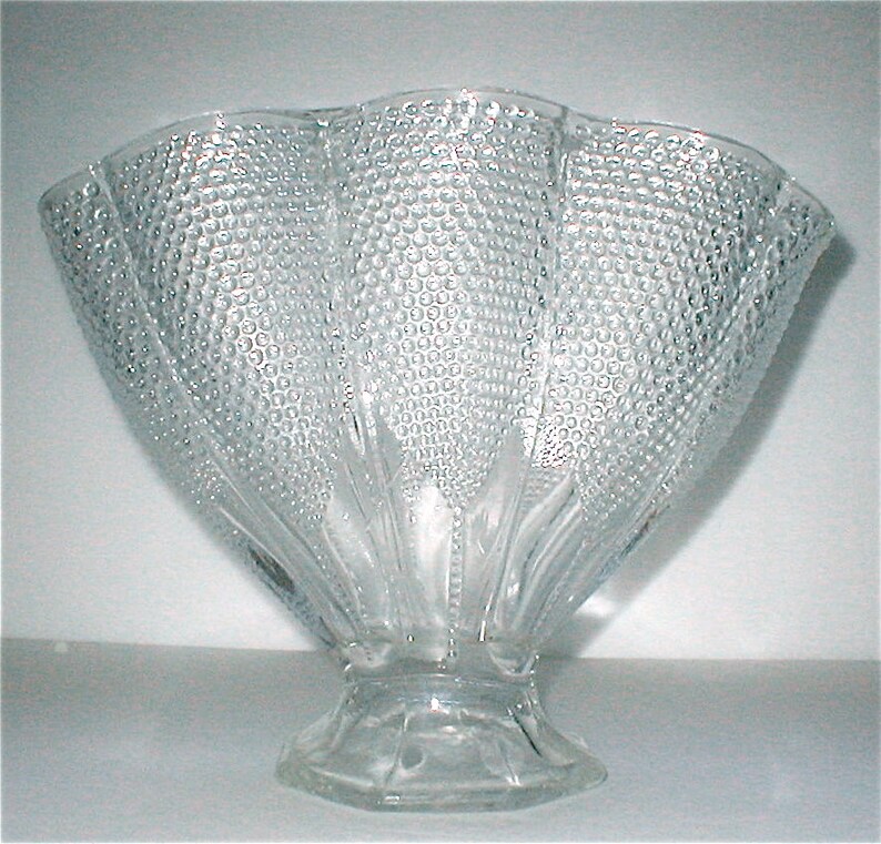 radium glass fan vase radium glass fan vase
