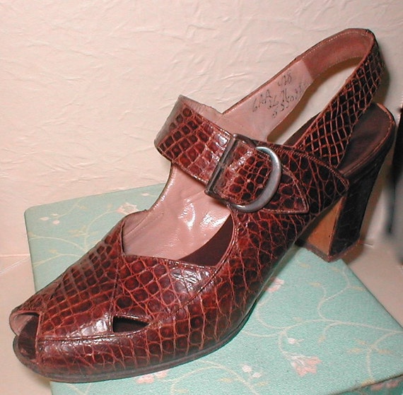 Size 6 AA  - I.Miller Beautiful Shoes --Vintage 4… - image 1