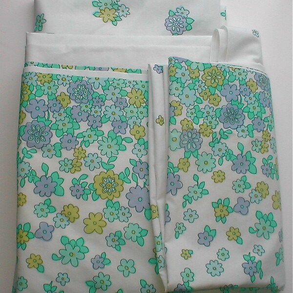 Vintage Full Bed Sheet Set - Double Bed Size - Blue and Green Spring Fresh Posies Linens