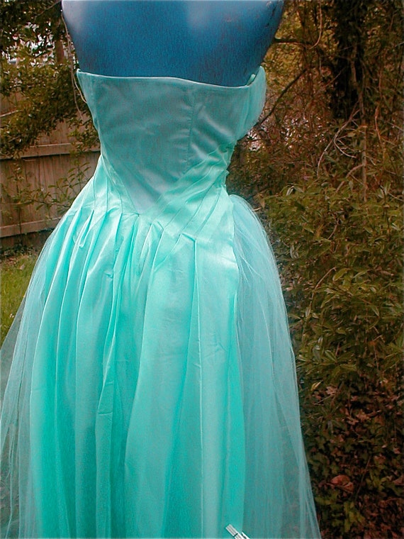 Turquoise Bridesmaid Gown - Tulle Full Skirt Bust… - image 4