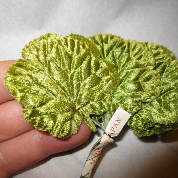 Millinery Green Velvet Geranium Leaves  -  Felted Leaves - Vintage 1950s - 1 Bunch of a Dozen - Each Count 12