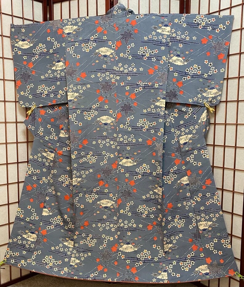 Japanese blue grey kimono silk crepe fabric floral designs 6x72 sewing crafting dressmaking bookbinding hat designs vintage image 9