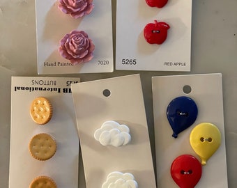 Novelties Vintage Button cards, Dress Buttons, pattern, sewing, dollmaking, embroidery, costume, slow stitch