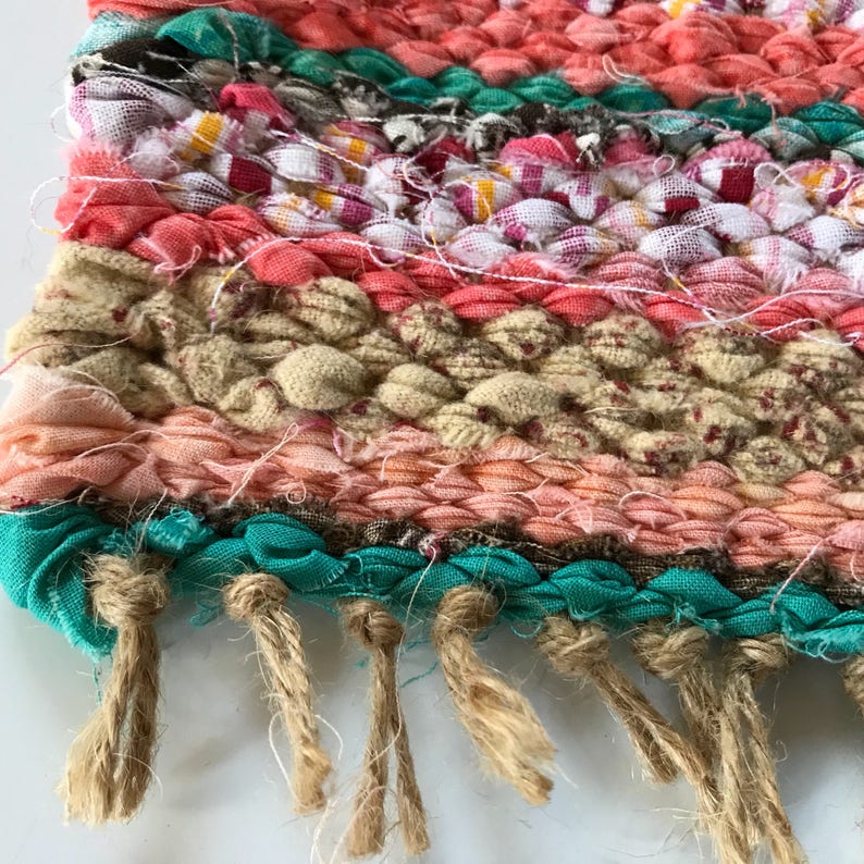 Country chic small handmade rag rug, table mat, in shades of pink image 3