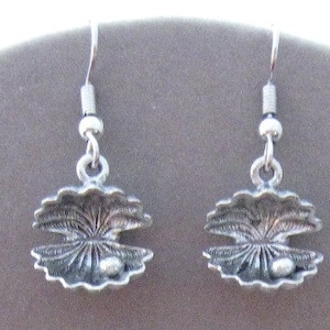 Oyster with Pearl Pewter Earrings