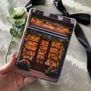 Bookstore Kindle Case Insert: Cozy Bookshop Design (PDF)