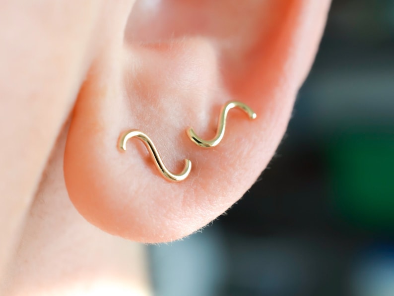 Memphis inspired wavy squiggle in solid 14k yellow gold stud earrings for minimalist men and women with sensitive ears image 7