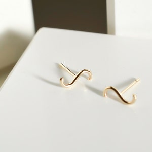 Memphis inspired wavy squiggle in solid 14k yellow gold stud earrings for minimalist men and women with sensitive ears image 9