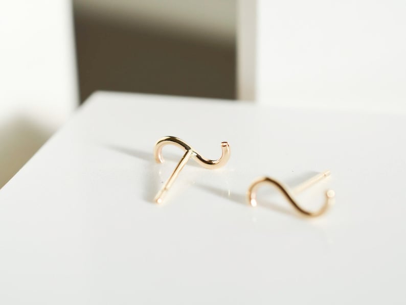 Memphis inspired wavy squiggle in solid 14k yellow gold stud earrings for minimalist men and women with sensitive ears image 6