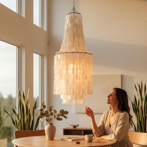 Lámpara de concha Capiz: pantalla de lámpara bohemia y carillón de viento hechos a mano