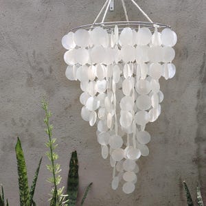 Carillon à vent Capiz Shell Chandelier pour décor tropical | Décoration de coquillages et ornements