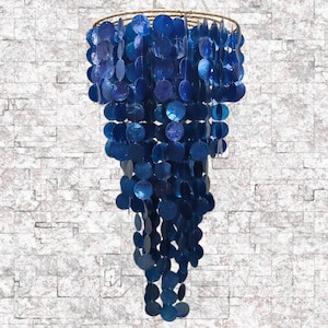 Lámpara colgante de capiz hecha a mano, pantalla de lámpara capiz y luz de techo azul para decoración costera y tropical.