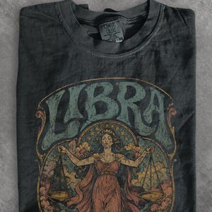 Comfort Colors Waage-Sternzeichen-Shirt, Vintage-Astrologie-T-Shirt, T-Shirt mit himmlischer Göttin, Retro-Waage-Grafik-T-Shirt, Boho-Sternzeichen-Geschenk für Sie