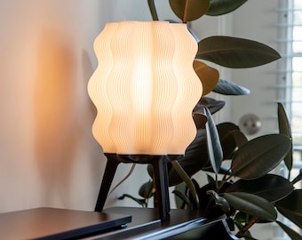 LAMPE NIMBUS Ivoire clair de lune | Idée cadeau parfaite | Laboratoire PRISMA | Lampe design unique | Abat-jour | Lampe de table |
