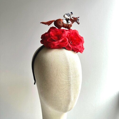 Horse print fascinator Amazon.com: Big Dot of Happiness Kentucky Horse Derby  main image 3
