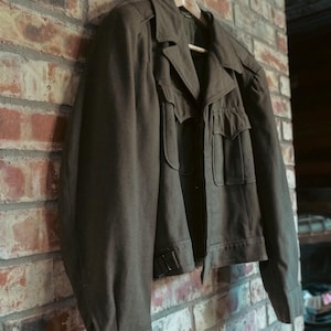 Short Cropped Authebtic Vietnam Era Military jacket 1960’s