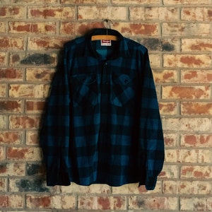 Vintage Men&#39;s Blue Flannel Wrangler Fleece Button Down Size M