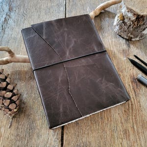 Perpetual Nature Journal Watercolor Sketchbook A5 portrait . dark brown . Fabriano Artistico HOT press 140lb . 100% cotton (54page spreads)