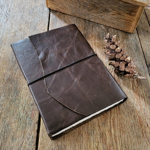Perpetual Nature Journal Watercolor Sketchbook A5 portrait . dark brown . Fabriano Artistico HOT press 140lb . 100% cotton (54page spreads)