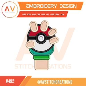 Puede incluir: Diseño de bordado que presenta una mano estilizada sosteniendo una bola roja, blanca y negra. El diseño incluye el texto "EMBROIDERY DESIGN" y "AV STITCH CREATIONS". El diseño está etiquetado con el número "#492" y el identificador "@AVSTITCHCREATIONS".