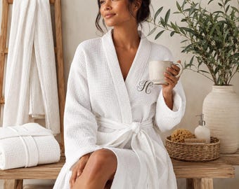 Peignoir tissé gaufré personnalisé | Peignoir de spa mi-long pour femme | Peignoir léger en coton mélangé | Cadeau de demoiselle d'honneur | Robe de chambre monogramme