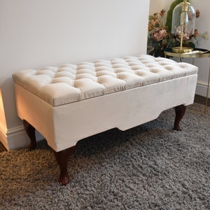 Upholstered Storage Bench – Elegant and Functional Seating with Hidden Storage – Brand New and Hand Made.