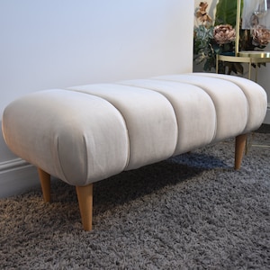 Brand New Hand-Made Customizable Cream Velvet Bubble Design Bench – Modern Upholstered Seating for Living Room, Bedroom, or Entryway