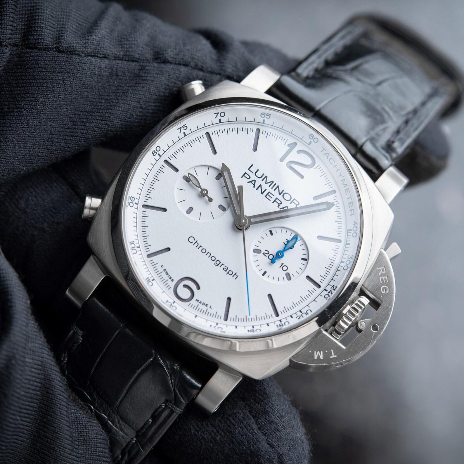 Panerai Luminor Chronograph Automatic White Dial Black Leather Steel