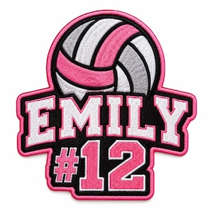 Könnte beinhalten: Ein gestickter Aufnäher mit einem Volleyball in den Farben Pink, Weiß und Grau. Unter dem Ball ist der Name EMILY in Weiß mit schwarzer Umrandung gestickt. Die Nummer #12 ist in Pink unter dem Namen auf schwarzem Grund gestickt.