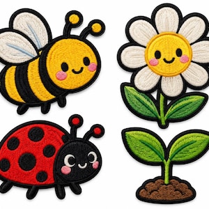 Può includere: Un set di quattro toppe ricamate raffiguranti un'ape gialla e nera, una coccinella rossa e nera, un fiore di margherita bianco con centro giallo e un germoglio verde che cresce da terra marrone, tutti con contorni neri e volti sorridenti.